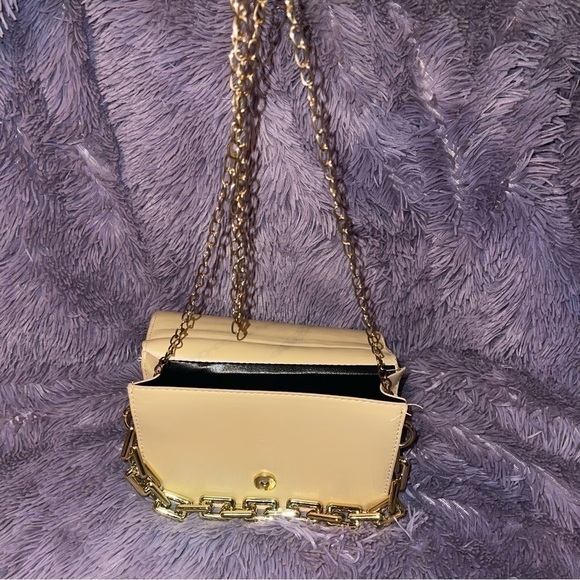 Mini Quilted Chain Flap Square Hobo Bag 5️⃣✖️3️⃣0️⃣ - Picture 4 of 5